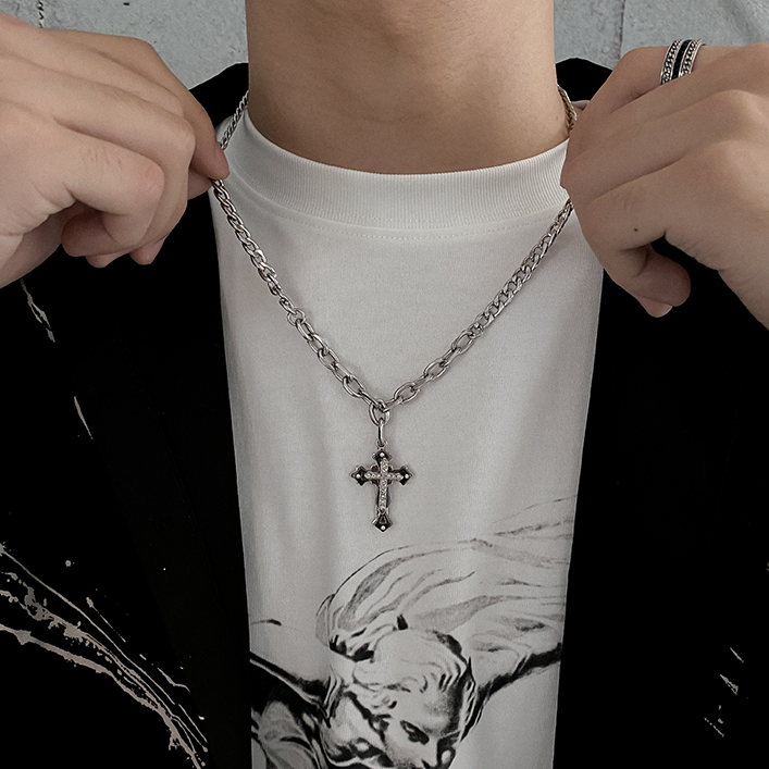 CROSS PENDANT CHAIN NECKLACE