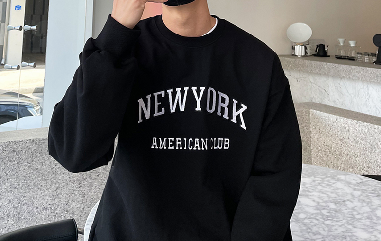 RT No. 4316 BLACK NEW YORK LETTERED SWEATER