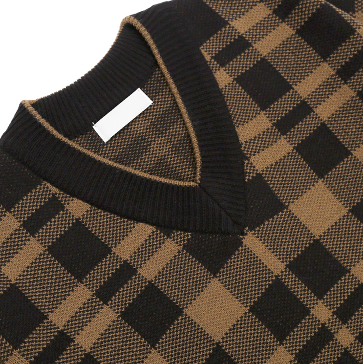 RT No. 415 PLAID V-NECK