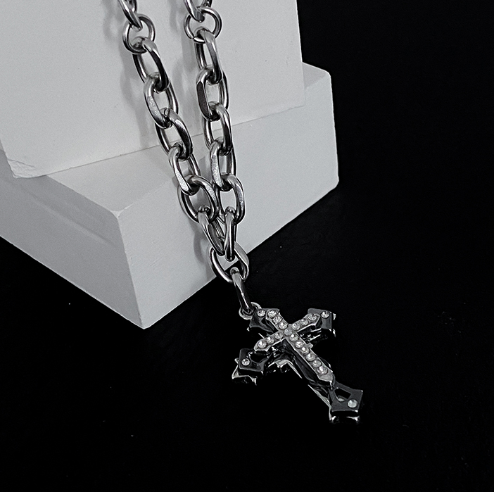 CROSS PENDANT CHAIN NECKLACE