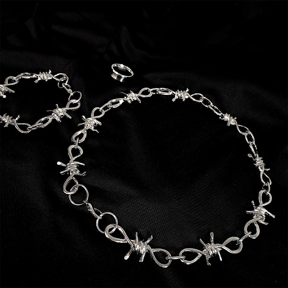 THORN CHAIN NECKLACE