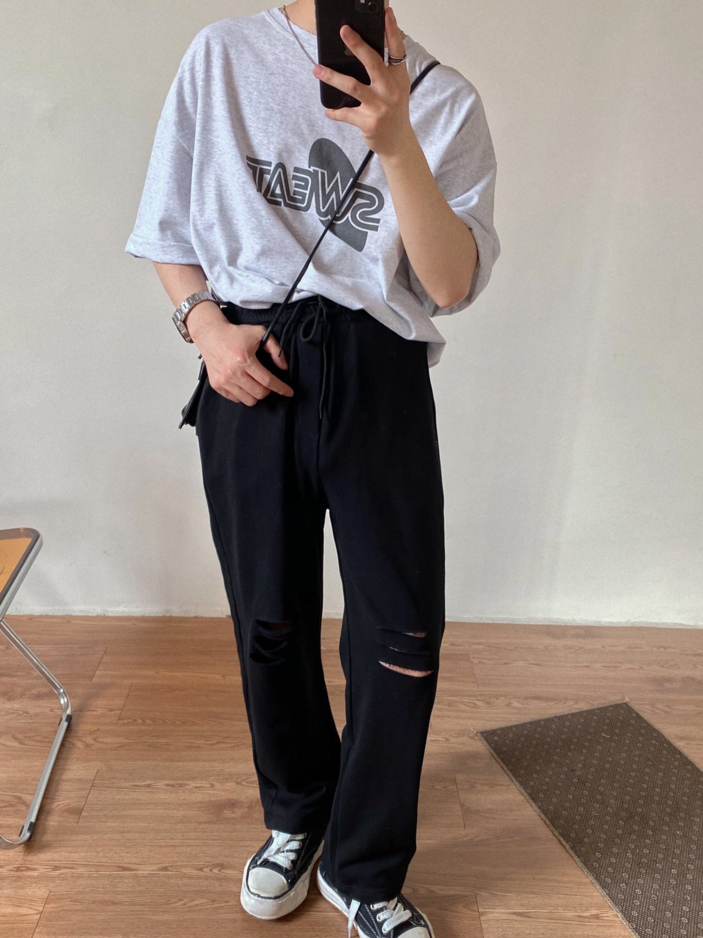 RT No. 1495 DISTRESSED SWEATPANTS