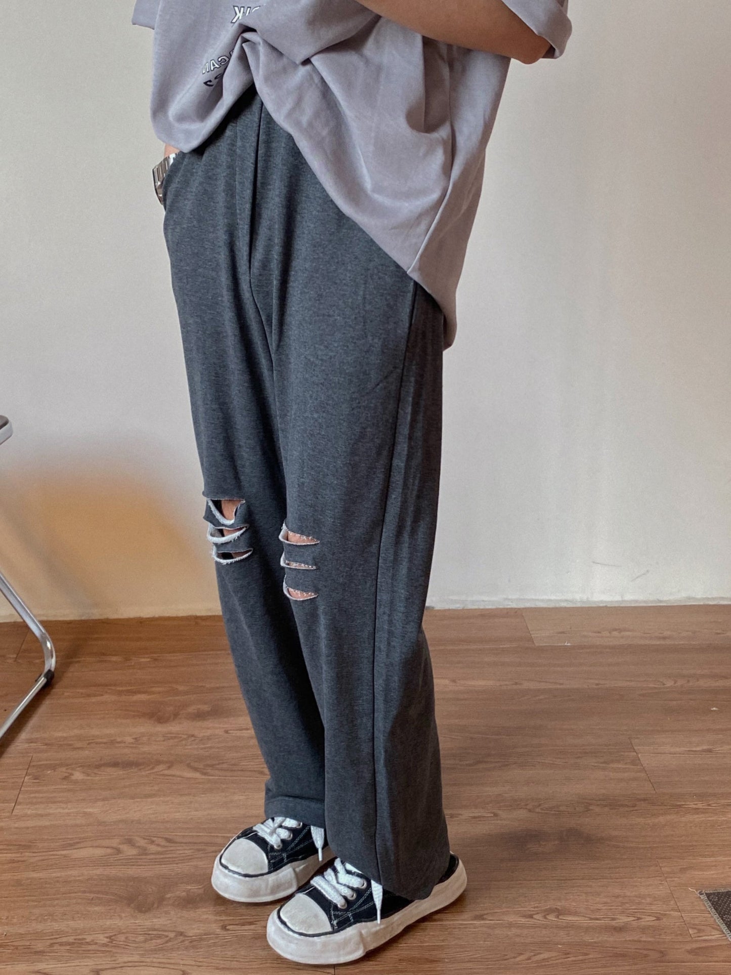 RT No. 1495 DISTRESSED SWEATPANTS